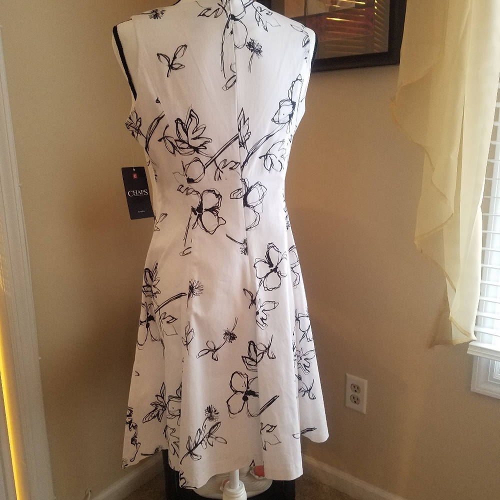 Dress - Picture 3 of 3